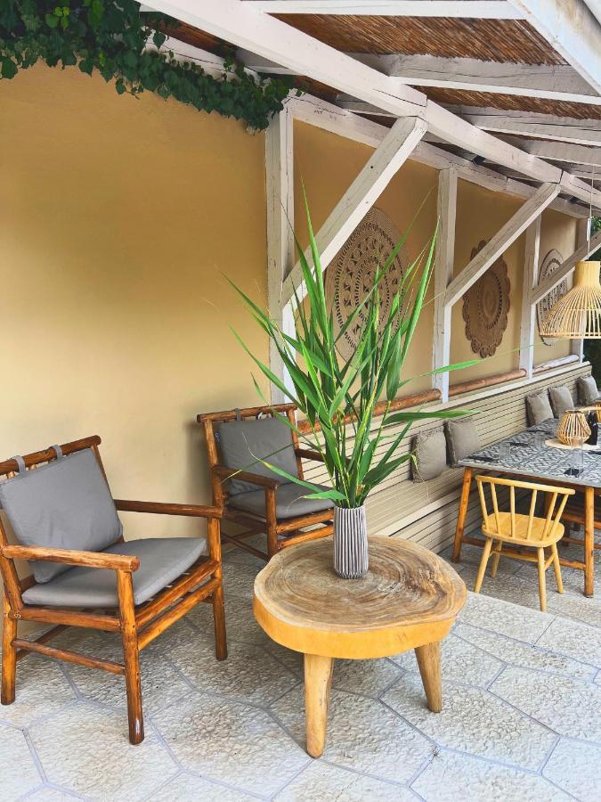 Friends Family Hotel Lozenets Bagian luar foto