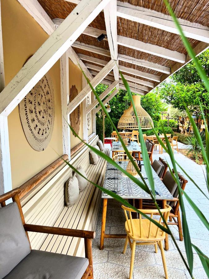 Friends Family Hotel Lozenets Bagian luar foto