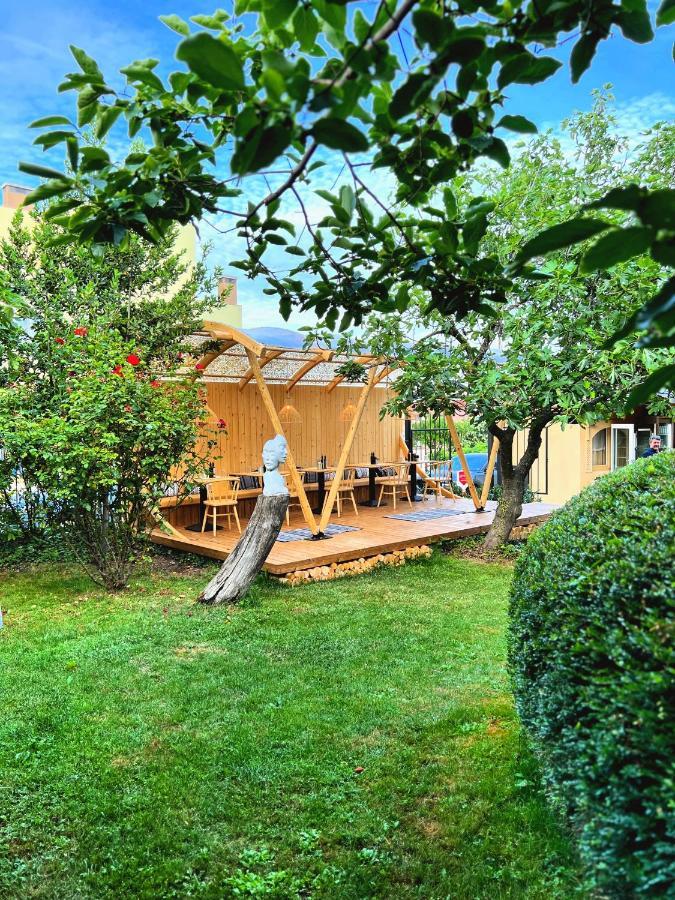 Friends Family Hotel Lozenets Bagian luar foto